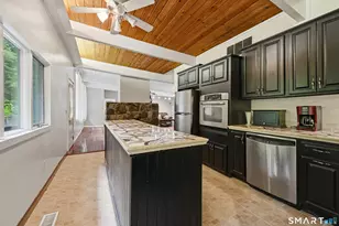 5 Old Lantern Dr S, Bethel, CT 06801 - Photo 7