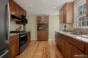 11 Janes Ln, Clinton, CT 06413 - Photo 5