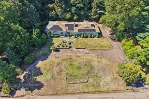 265 Brownstone Ridge, Meriden, CT 06451 - Photo 3