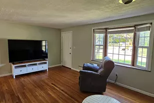 157 Farnham Rd, South Windsor, CT 06074 - Photo 9
