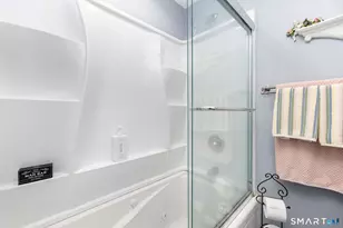 125 Perry Rd, Hamden, CT 06514 - Photo 15
