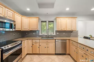 8 Rising Rd, Norwalk, CT 06850 - Photo 5