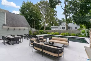 19 Sea Beach Dr, Stamford, CT 06902 - Photo 11