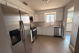 55 Thompson St, East Haven, CT 06513 - Photo 3