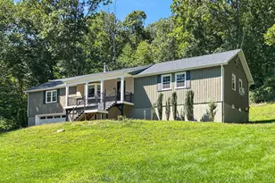 27 Lakes Pond Rd, Waterford, CT 06385 - Photo 5