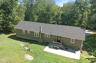 27 Lakes Pond Rd, Waterford, CT 06385 - Photo 7