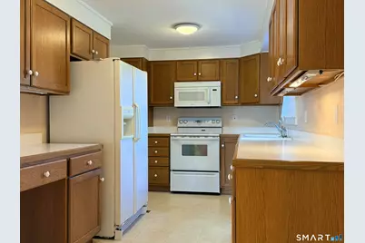 17-19 Wallace Road, Branford, CT 06405 - Photo 9