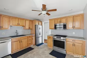 709 Bunker Hill Ave, Waterbury, CT 06708 - Photo 15
