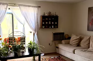 122 Sutton Pl, Bloomfield, CT 06002 - Photo 3