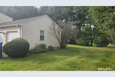 121 Carriage Drive, Manchester, CT 06040 - Photo 5