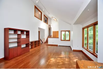 2 Metacomet Drive, East Granby, CT 06026 - Photo 7