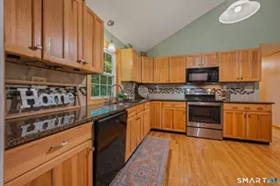 31 Oxford Dr, Glastonbury, CT 06033 - Photo 11