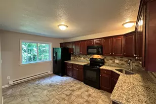 515 Scott Rd, Waterbury, CT 06705 - Photo 3