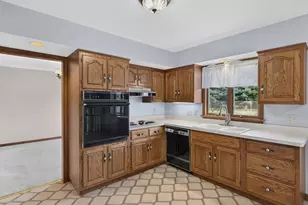 38 Rose Ln, Groton, CT 06340 - Photo 9