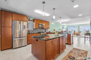 1 Mansfield Grove Rd, East Haven, CT 06512 - Photo 7