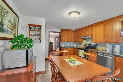 215 Oak Street, Manchester, CT 06040 - Photo 7