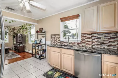 79 Aircraft Road, West Haven, CT 06516 - Photo 11
