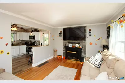 75 Coppola Terrace, Derby, CT 06418 - Photo 5