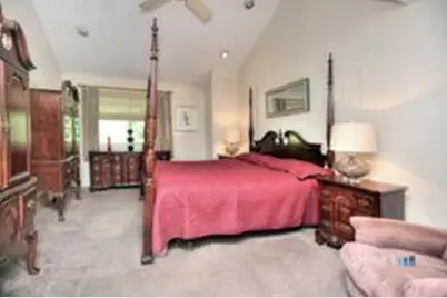 100 Glen Side #100, Wilton, CT 06897 - Photo 11
