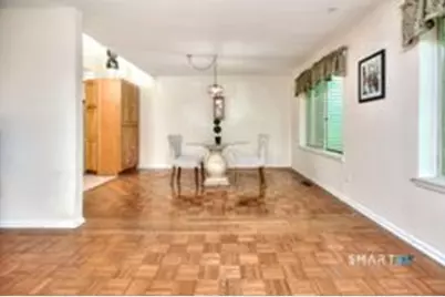 100 Glen Side #100, Wilton, CT 06897 - Photo 3