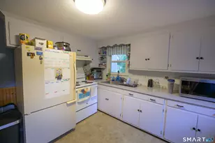 246 E Waterbury Rd, Naugatuck, CT 06770 - Photo 15