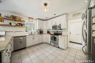 2 Quail Hollow Ct, Beacon Falls, CT 06403 - Photo 13