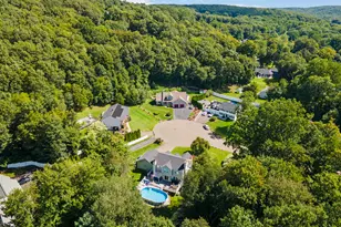 2 Quail Hollow Ct, Beacon Falls, CT 06403 - Photo 3