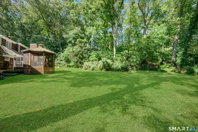 6 Stoneleigh Square, Fairfield, CT 06825 - Photo 33