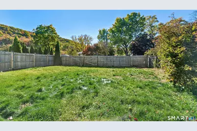 34 Beacon Manor Circle, Naugatuck, CT 06770 - Photo 19