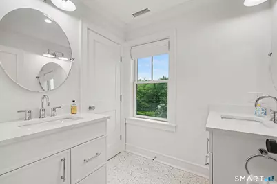 160 Forest Street #160, New Canaan, CT 06840 - Photo 17