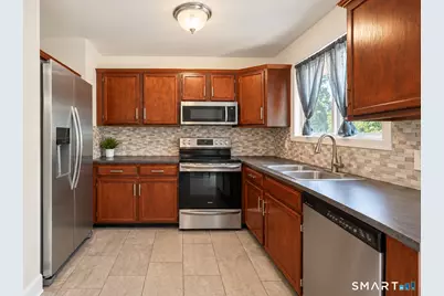 12 Tudor Lane, Naugatuck, CT 06770 - Photo 7