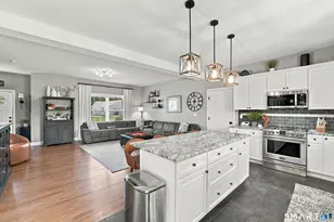104 Sperry Ln, Meriden, CT 06451 - Photo 5