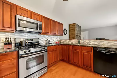 661 West Avenue #C15, Milford, CT 06460 - Photo 5