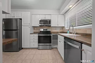 3 Shagbark Ln, Woodbury, CT 06798 - Photo 5