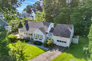 7 Barrett Dr, East Lyme, CT 06357 - Photo 3
