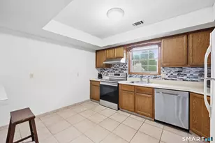 1101 Sunfield Dr, South Windsor, CT 06074 - Photo 11