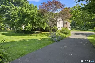 4 Apple Tree Ln, Farmington, CT 06032 - Photo 1
