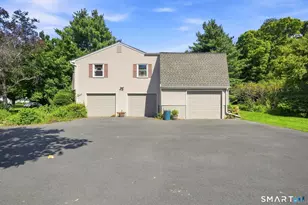 4 Apple Tree Ln, Farmington, CT 06032 - Photo 3