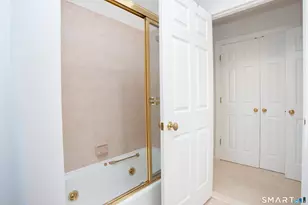 15 Highland St, West Hartford, CT 06119 - Photo 23