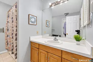 2390 State St, Hamden, CT 06517 - Photo 13