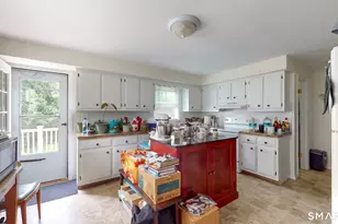 42 Kondracki Ln, Wallingford, CT 06492 - Photo 5