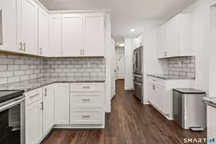 27 Seminole Ave, Waterbury, CT 06705 - Photo 7