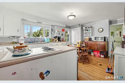 33 Pleasant Street, Danbury, CT 06810 - Photo 13