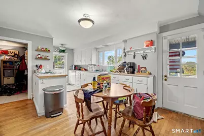 33 Pleasant Street, Danbury, CT 06810 - Photo 11