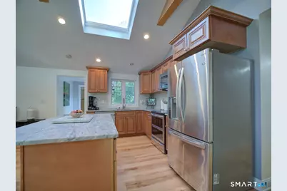81 Old Coach Highway, Hamden, CT 06518 - Photo 9