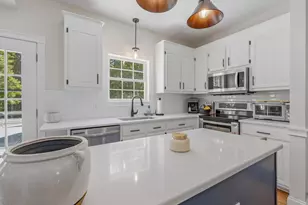 38 Tarragon Dr, East Hampton, CT 06424 - Photo 9