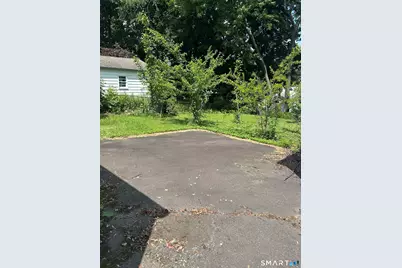 327 North Hoadley Street, Naugatuck, CT 06770 - Photo 11