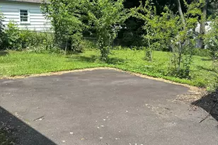327 N Hoadley St, Naugatuck, CT 06770 - Photo 11