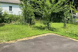 327 N Hoadley St, Naugatuck, CT 06770 - Photo 19