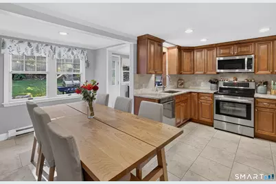 28 Martin Court, Montville, CT 06382 - Photo 7